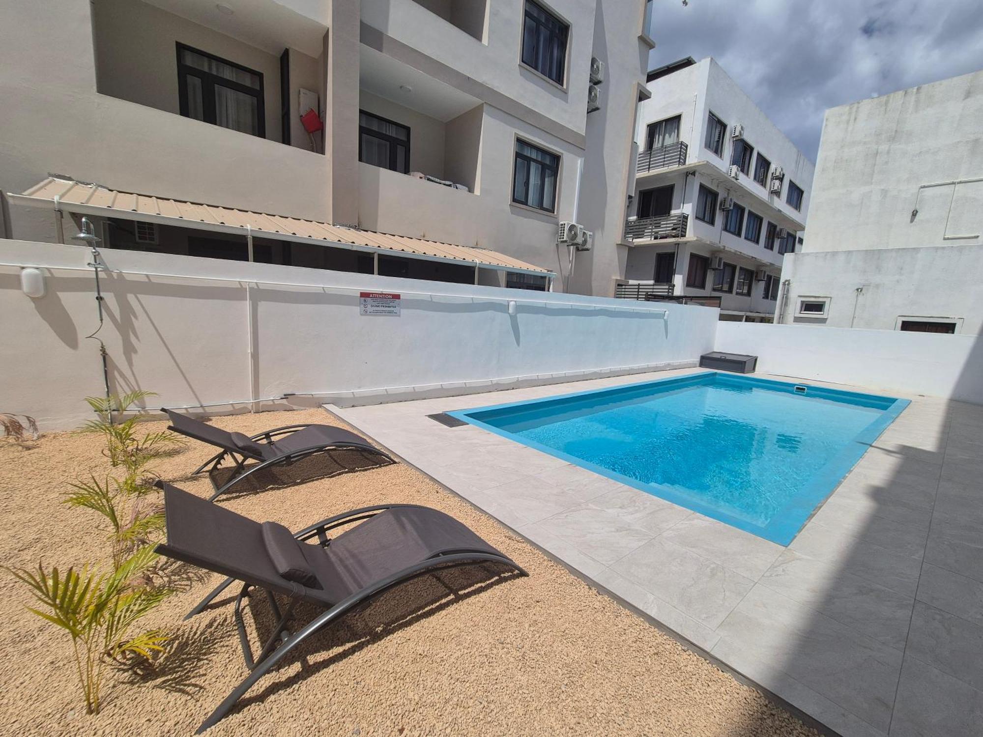 Skyview Apartment- Rooftop Penthouse With Sunset & Sea Views Flic-en-Flacq Exterior foto