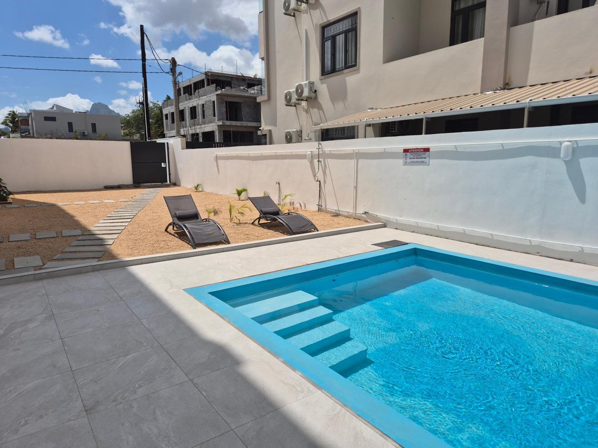 Skyview Apartment- Rooftop Penthouse With Sunset & Sea Views Flic-en-Flacq Exterior foto